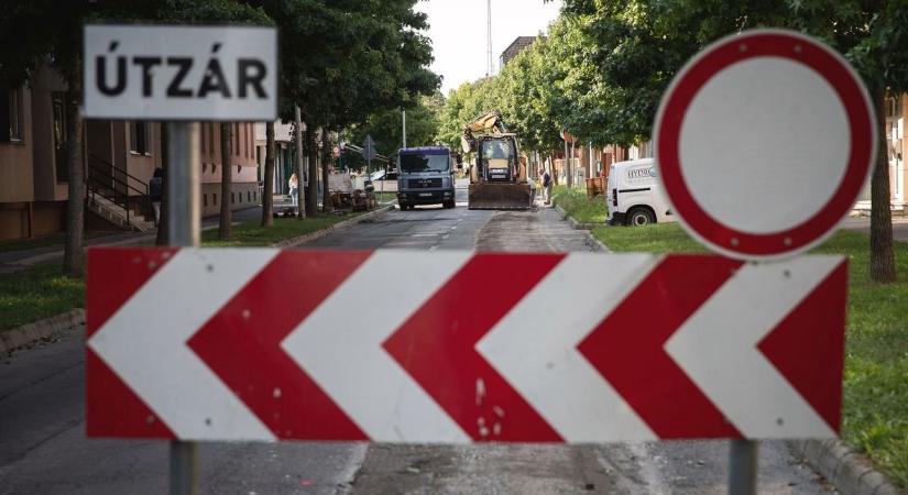 Jobb, ha nagy ívben elkerülöd ezt a debreceni utcát, teljes útlezárás lép érvénybe rajta