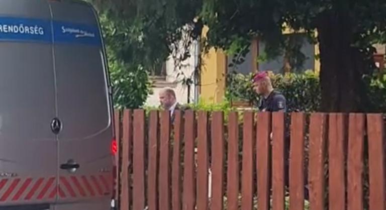 Rendőrök vitték el a volt fideszes képviselőt az otthonából