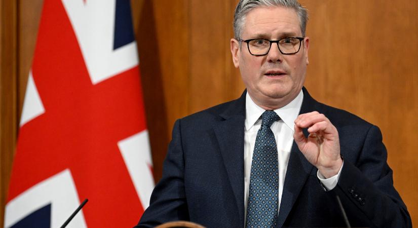 A politikai túlélésért küzd Starmer, saját képviselői követelik a brit miniszterelnök lemondását a pocsék munkáspárti eredmény miatt