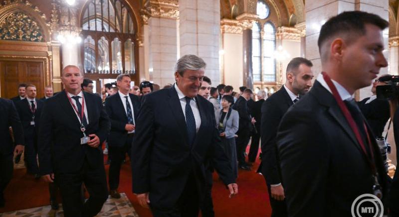 Megkezdődik a leendő kormány miniszterjelöltjeinek parlamenti bizottsági meghallgatása