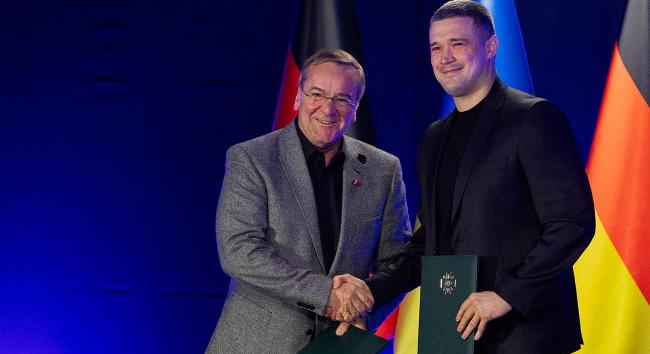Ukrajna Németországgal közösen elindítja a Bátor Németország fegyverkezési programot