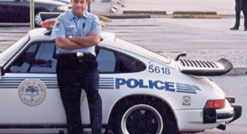 Ezért járőrözött Porsche 911-essel a miami rendőrség