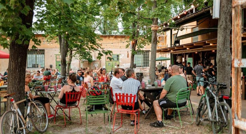 Asztalok az utcán, indulatok a levegőben – II. rész