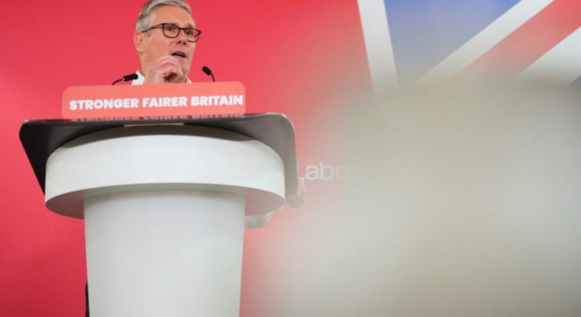 Négy kabinettag és számos kormánypárti képviselő távozásra kéri a brit miniszterelnököt