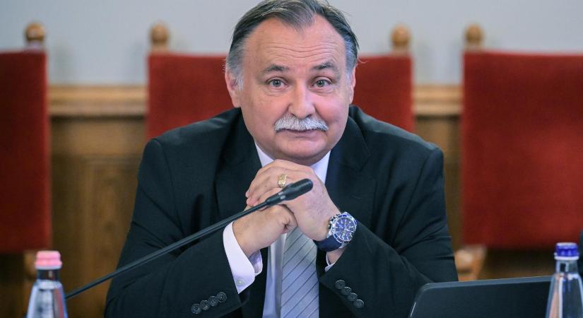 Gajdos László az azbesztszennyezés helyszínére utazik csütörtökön