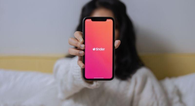 Hiába a Tinder-láz, a magyarok még mindig itt találják meg leggyakrabban a párjukat
