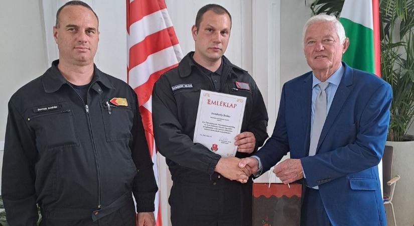 Kitüntették az ácsi hőst: ő az a tűzoltó, akire bármikor rábíznánk az életünket
