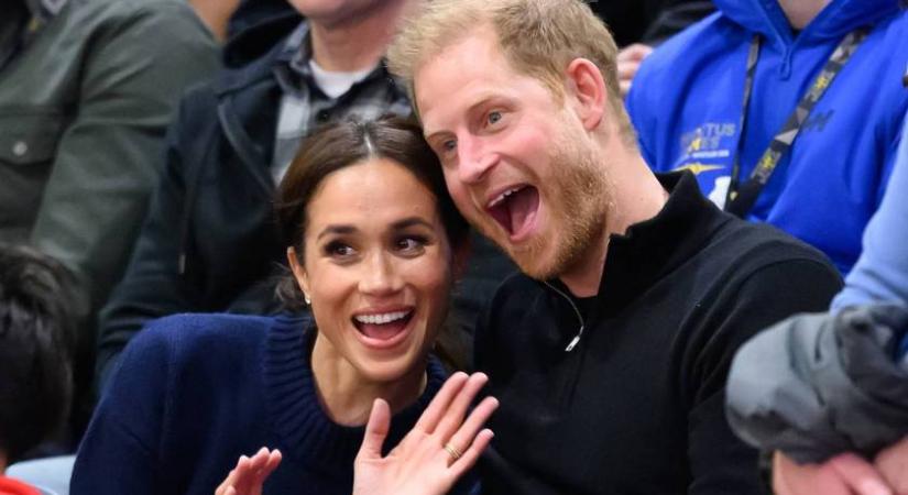 Meghan és Harry gyerekei friss fotókon: Archie és Lilibet tündériek voltak Disneylandben