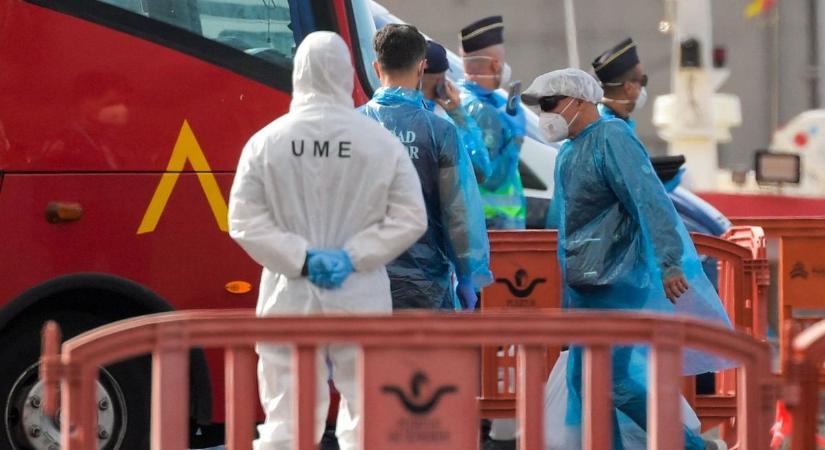 Az utolsó utasok is elhagyták a hantavírussal sújtott óceánjárót – közben újabb három pozitív tesztet produkáltak