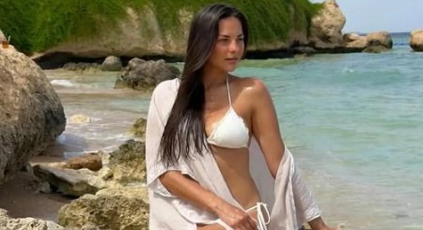 Szexi fehér bikiniben pózolt Vastag Csaba felesége – odavannak érte a rajongók