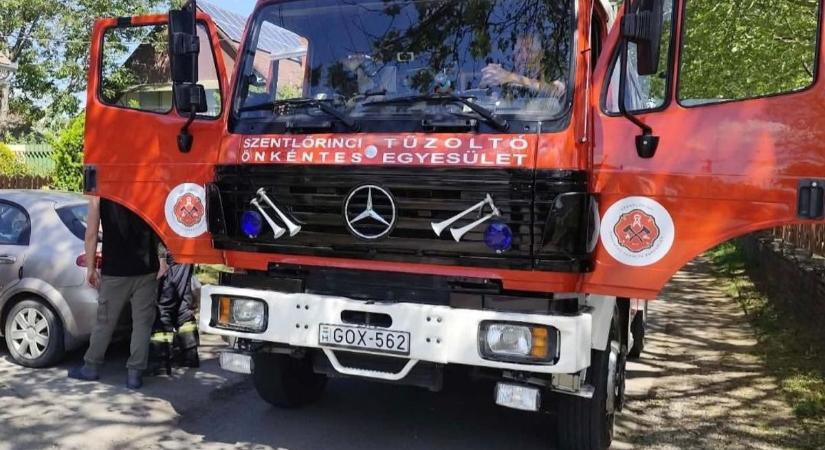 Egy szülő rémálma: egy 2 hónapos és egy 2 éves gyermek ragadt a járó motorú autóba Szentlőrincen
