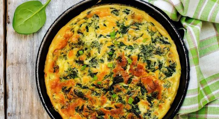 Spenótos-fetás frittata: gyors, fehérjedús reggeliötlet