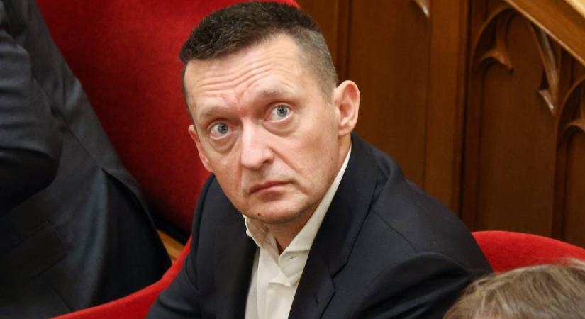 Elképesztő luxus: ebben az irodában dolgozott Rogán Antal, még szivarszobája is volt