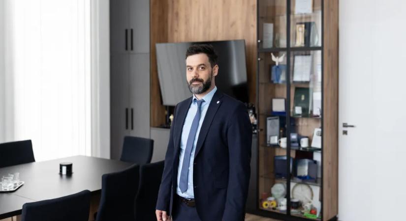 Kemenesi Gábor szerint a feudális rendszert le kell vetkőzni, örök mutyi helyett verseny kell a tudományban