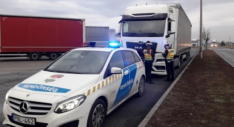 Szétcsaptak a rendőrök a teherautósok között, itt van a razzia eredménye