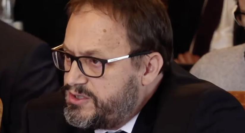 Kármán András olyan gazdaságpolitikát szeretne, amely 2030-ra elvezet az euróbevezetéshez