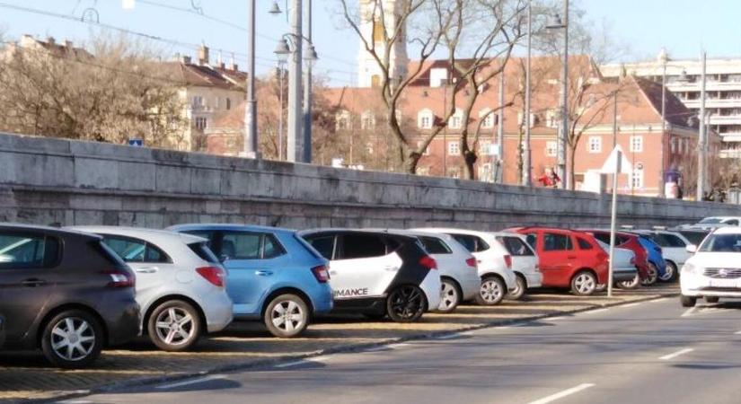 A parkoló autók sincsenek biztonságban, így kerülheti el a kárt