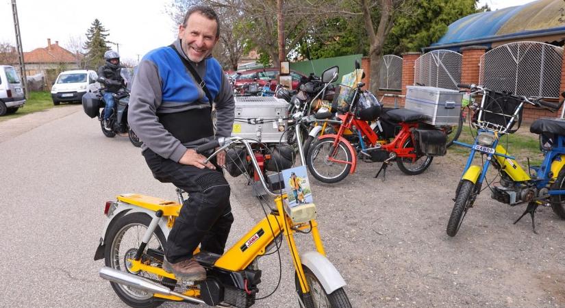 „Ez inkább büntetés, mint kaland” – Babettával indul a világ végére a legendás szatymazi motoros