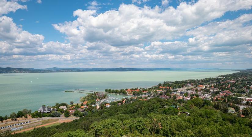 Ennyi víz van most a Balatonban: drasztikus az aszály hatása