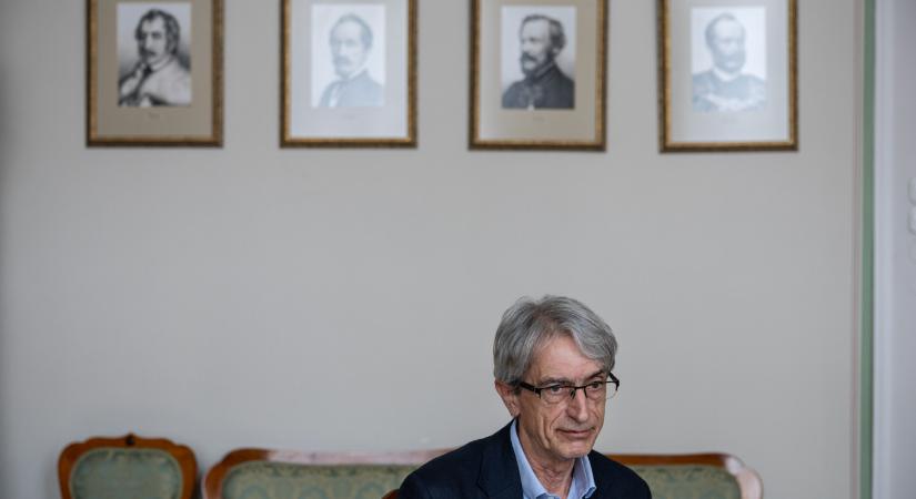 Pósfai Mihály: Ha a tankhajót más irányba akarjuk fordítani, kell egy kis idő hozzá