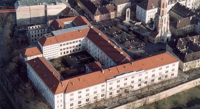 Korábbi otthonába költözik vissza a botrányosan bezárt Hadtörténeti Múzeum, pedig Orbánék már rég kiszemelték az új helyét