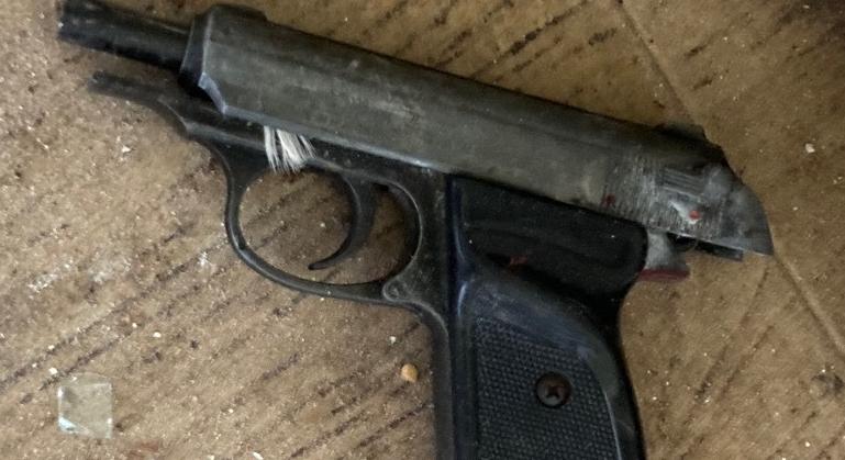 Tüzet nyitott a rendőrökre egy férfi Monoron, a TEK-esek lőtték le