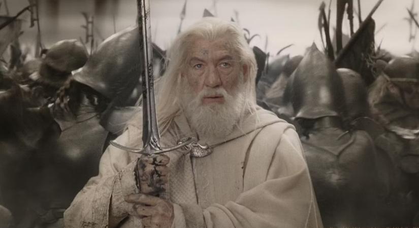 Ian McKellen szerint Alec Guinness azt tanácsolta neki, hogy maradjon csendben a melegjogokat illetően, mert egy színésznek nem ildomos ilyen ügyekbe belefolynia