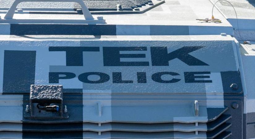 Lövöldözés Monoron: tüzet nyitott egy idős férfi a rendőrökre, a TEK-esek lelőtték
