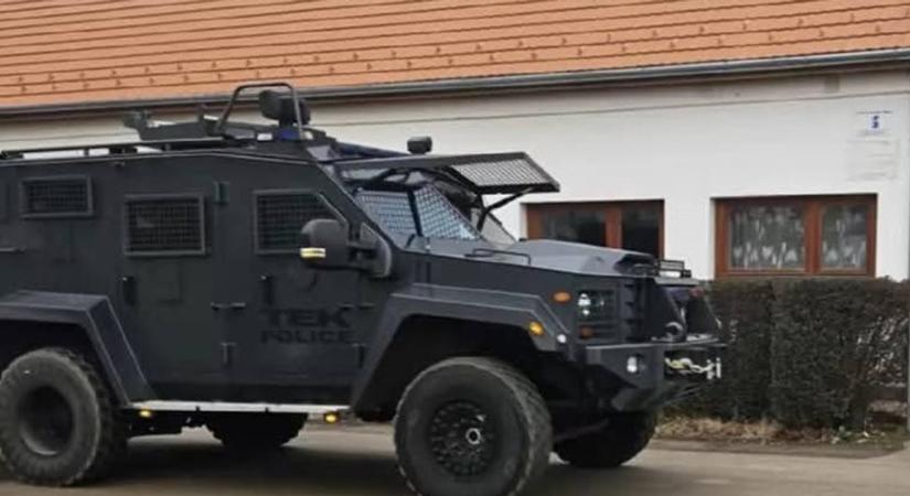 Lövések törték meg a csendet Monoron: TEK-esek vetettek véget az idős férfi ámokfutásának