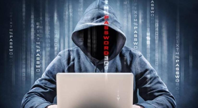 Átlátszó: ‘szexképes zsarolásért elítélt hacker a Tisza Párt kémelhárítója’