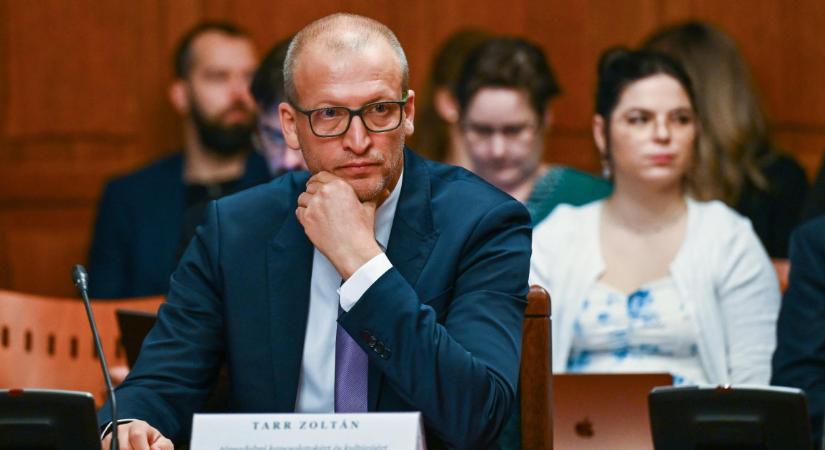 Tarr Zoltán: Vége az egyházak politikai függőségének