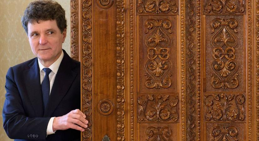A román elnök egy szakértői kormányt szeretne látni az ország élén