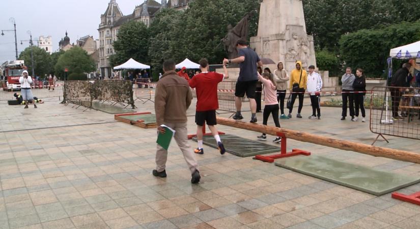 Harmadik alkalommal rendeztek emlékversenyt és sportnapot Debrecen főterén