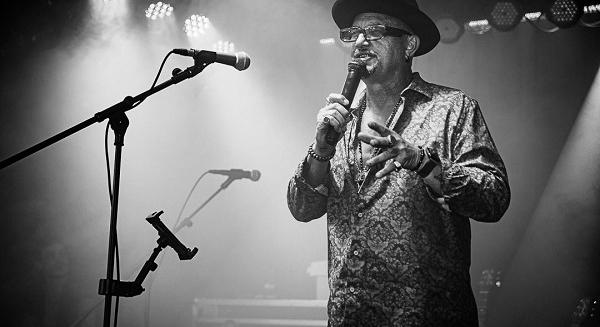 Geoff Tate: "kár, hogy egyesek az egész koncert alatt a telefonjukat bámulják"