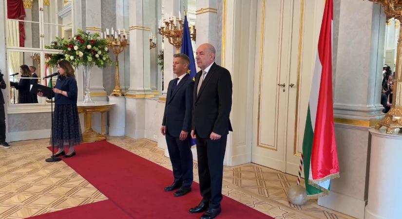 Kinevezték a Magyar-kormány minisztereit