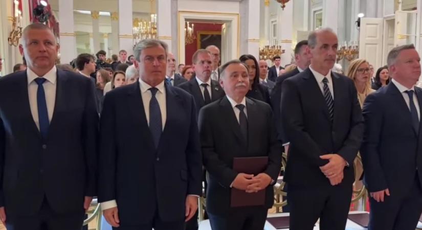 Új korszak kezdődött, megalakult a Magyar-kormány