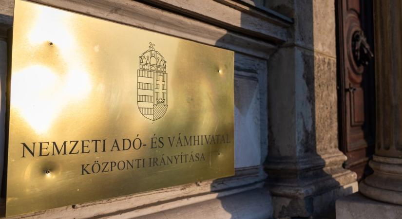 Szja-bevallás: hibákra figyelmeztet a NAV