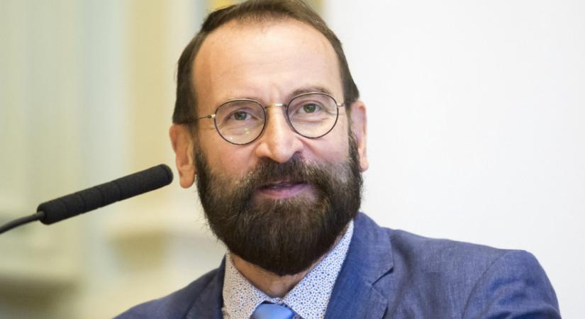 Szájer Józsefék a történelmi vereség után is irányt mutatnának Brüsszelnek