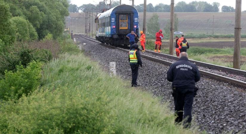 Elütött egy embert a vonat a Dunántúlon, pótlóbusz közlekedik