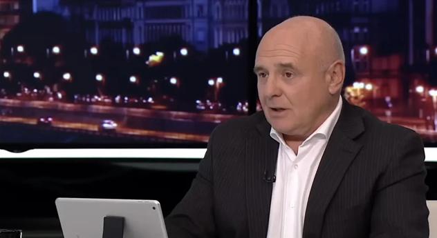 Rónai Egon: hogy tárgyalsz valakivel, aki kicsapja az asztalra a pisztolyt?