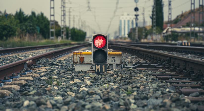 Vihar tépázta meg a déli partot, akadozott a balatoni vasúti közlekedés