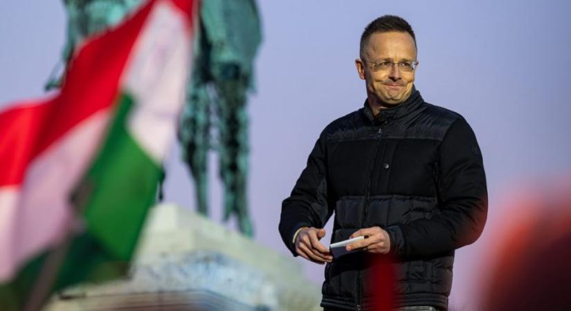 A TEK főigazgatója pert vesztett: igazoltatással védték meg Szijjártót a telexesektől