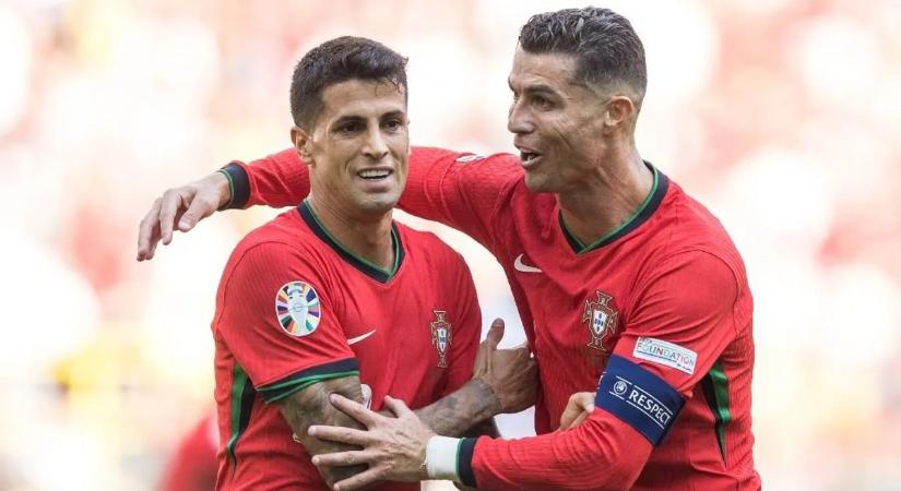 Cristiano Ronaldo irigykedhet, csapattársa történelmet írt