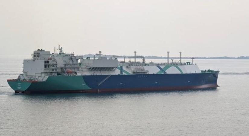 Egy újabb LNG-tanker csúszott át a Hormuzi-szoroson
