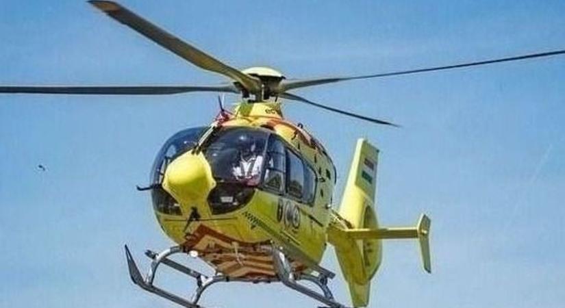 Frontális ütközés a 3-as főúton – egy sérültet mentőhelikopterrel kellett kórházba szállítani-fotókkal, videóval!
