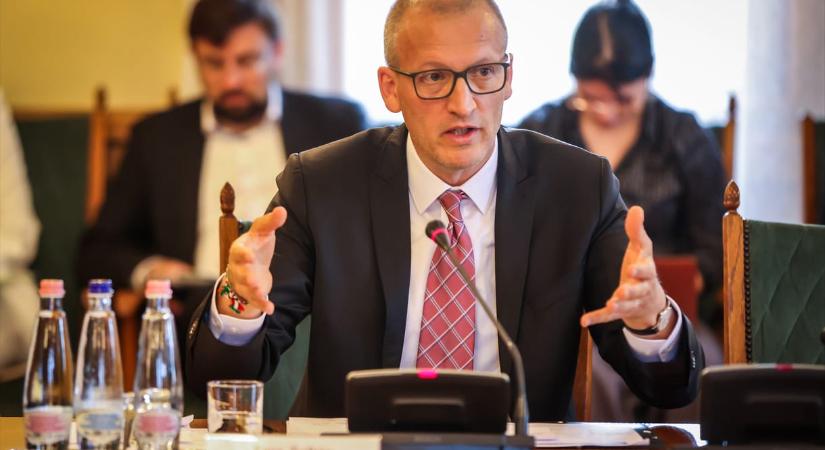 Tarr Zoltán a HVG-nek Vidnyánszkyról és Ókovács Szilveszterről is beszélt