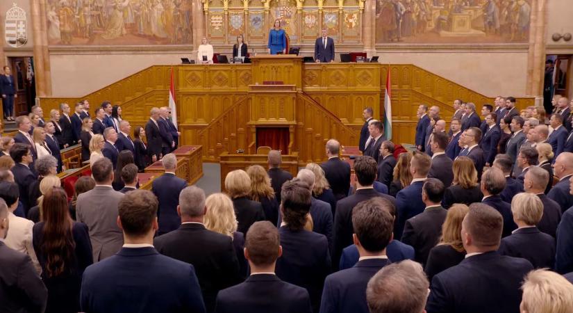 Ünnepélyesen is esküt tesznek az új kormány tagjai