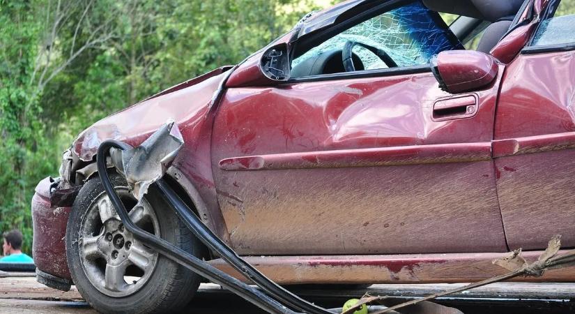 Most érkezett: brutális baleset történt Zuglóban, megbénult a tömegközlekedés