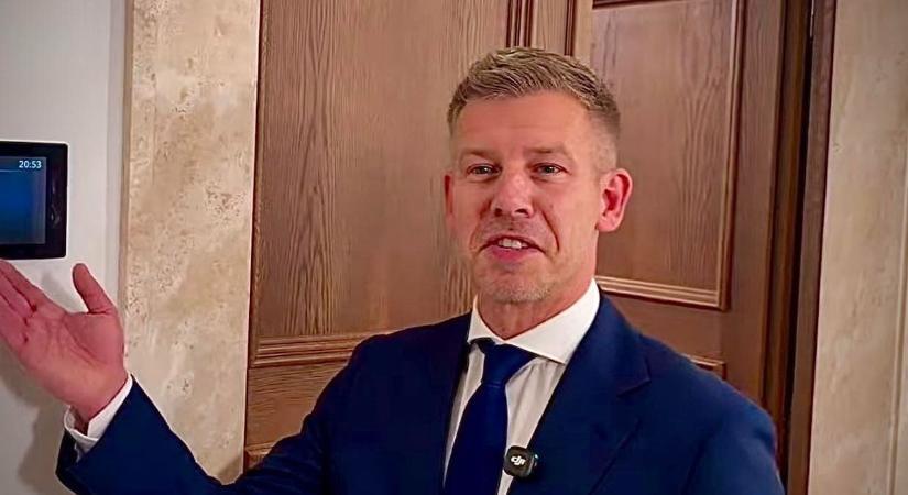 Magyar Péter továbbra is az influenszerpolitizálással, a habveréssel és a médiacirkusszal akarja jóllakatni a rajongótáborát