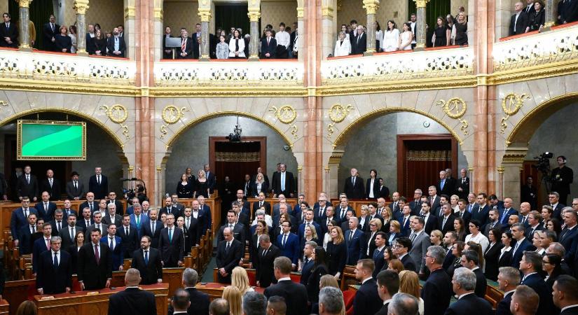 Letette esküjét a Tisza-kormány